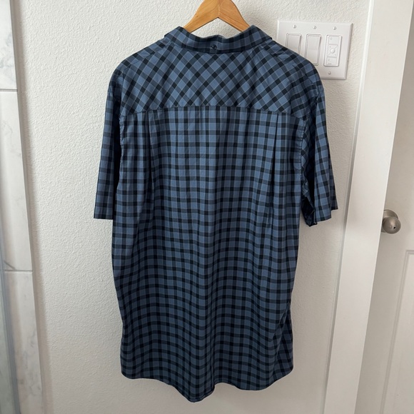Travis Mathew Short Sleeve Button Shirt: xxl - Picture 4 of 8
